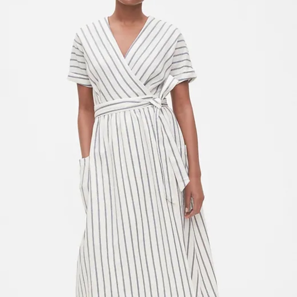 Gap Short Sleeve Wrap-Front Dress in Linen-Cotton